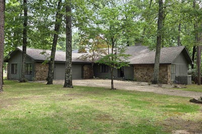 /international/us/1064-fox-chase-road-heber-springs-ar-110108197769/