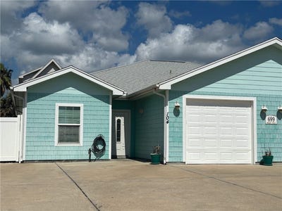 /international/us/699-morgan-circle-port-aransas-tx-110098684049/