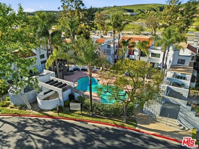 /international/us/2506-chandler-ave-simi-valley-ca-110120920480/
