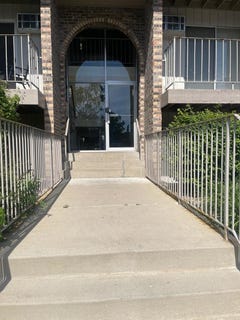 /international/us/866-crimson-court-prospect-heights-il-110108932308/