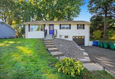 /international/us/950-22nd-avenue-nw-new-brighton-mn-110120453469/