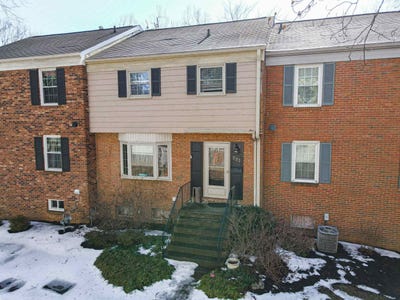 /international/us/222-huntington-lane-blacksburg-va-110105867092/