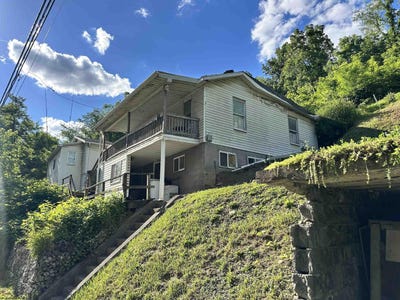 /international/us/226-mason-dixon-highway-maidsville-wv-110109035808/
