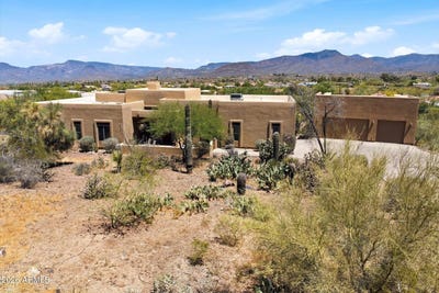 /international/us/7676-e-nonchalant-avenue-carefree-az-110108440844/