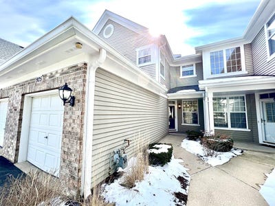 /international/us/925-sheridan-circle-naperville-il-110108146545/