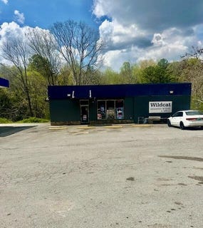 /international/us/8249-us-highway-119-calvin-ky-110106550805/