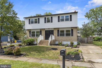 /international/us/7952-cross-creek-drive-glen-burnie-md-110110373814/