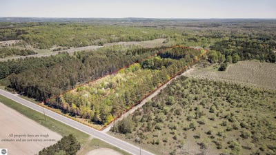 /international/us/3219-nugent-road-frankfort-mi-110106850814/