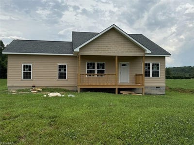 /international/us/33-river-chase-drive-traphill-nc-110095234100/?lang=zh-tw