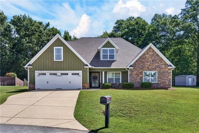 /international/us/12-easy-street-seale-al-110108664340/