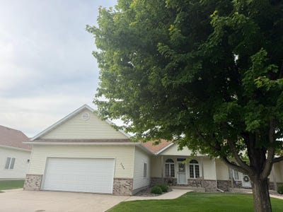 /international/us/2084-richway-lane-se-owatonna-mn-110108415672/