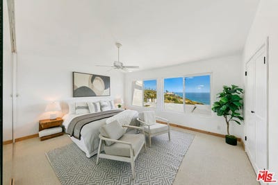 /international/us/29672-zuma-bay-way-malibu-ca-110099715358/