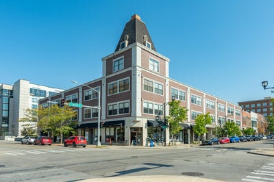 /international/us/400-e-locust-street-des-moines-ia-110107879355/
