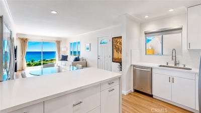 /international/us/21711-wesley-drive-laguna-beach-ca-110119627632/