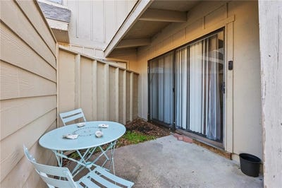 /international/us/4401-carter-creek-parkway-bryan-tx-110105283182/