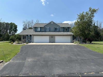 /international/us/903-riverview-drive-little-suamico-wi-110101209954/