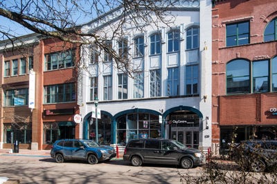 /international/us/125-s-kalamazoo-mall-kalamazoo-mi-110105865562/