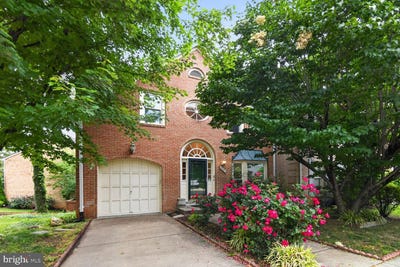 /international/us/7435-crestberry-lane-bethesda-md-110108260128/
