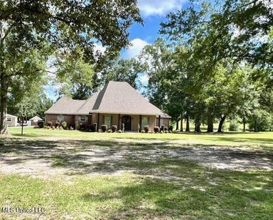 /international/us/26509-highway-613-lucedale-ms-110100843707/