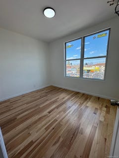 /international/us/861-castle-hill-avenue-bronx-ny-110108280164/