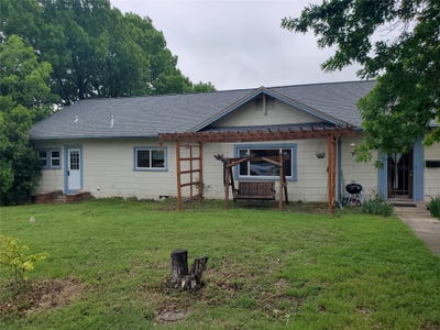 /international/us/300-n-church-street-decatur-tx-110107550986/