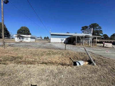 /international/us/7649-batesville-road-pleasant-plains-ar-110097685323/