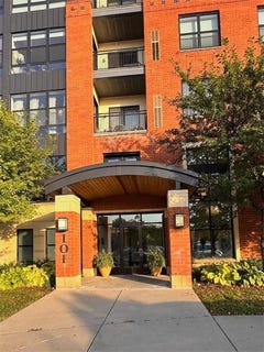 /international/us/101-saint-olaf-avenue-northfield-mn-110107049891/