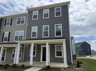 /international/us/1073-balsam-lane-blacksburg-va-110107957719/