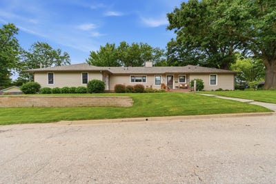 /international/us/1307-6th-street-wamego-ks-110108880689/
