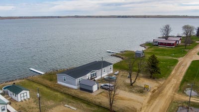 /international/us/230-w-lakeshore-drive-waubay-sd-110106979219/