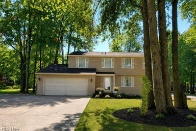 /international/us/8900-briarbrook-drive-ne-warren-oh-110109184205/