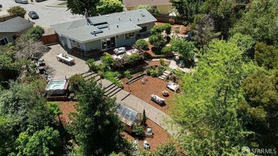 /international/us/1639-toledo-court-pacifica-ca-110108824432/