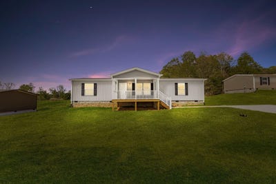 /international/us/209-county-road-784a-etowah-tn-110107483235/