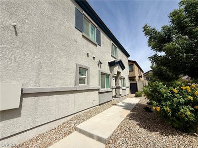 /international/us/4640-fuchsia-nights-avenue-north-las-vegas-nv-110108393768/