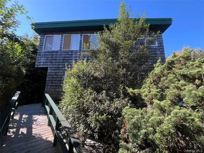 /international/us/150-clipper-roadway-corneille-estates-ny-110103576162/