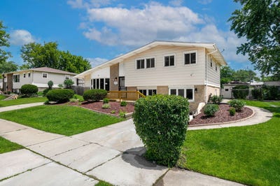 /international/us/14825-parkside-avenue-oak-forest-il-110109056406/