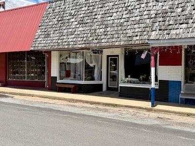 /international/us/123-n-oak-street-mountain-view-mo-110108027599/