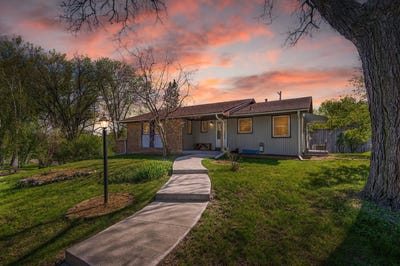 /international/us/2580-winfield-avenue-golden-valley-mn-110109989772/