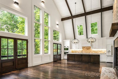 /international/us/50-turkey-trot-lane-burnsville-nc-110095877956/?lang=fr