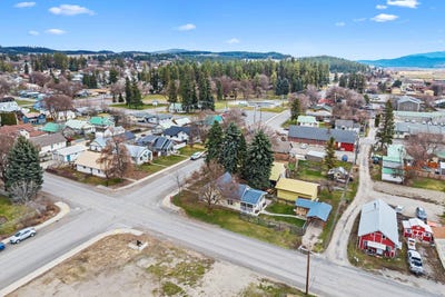 /international/us/404-elm-st-colville-wa-110106356525/