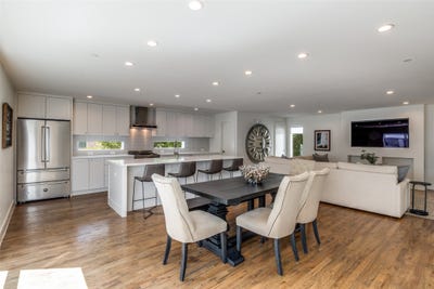 /international/us/5907-lindell-avenue-dallas-tx-110107639271/