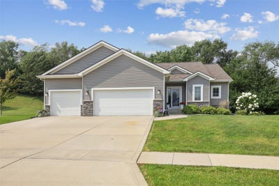 /international/us/1605-w-girard-avenue-indianola-ia-110101221139/