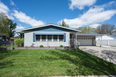 /international/us/403-w-washington-st-delavan-wi-110107805673/
