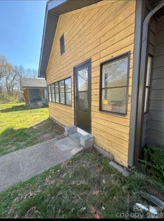 /international/us/405-s-highland-street-gastonia-nc-110104818098/