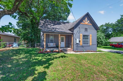 /international/us/202-s-main-street-joshua-tx-110108583579/