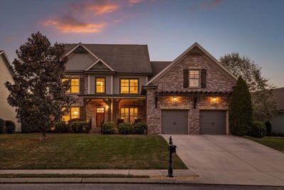 /international/us/866-deer-valley-drive-hixson-tn-110120055824/