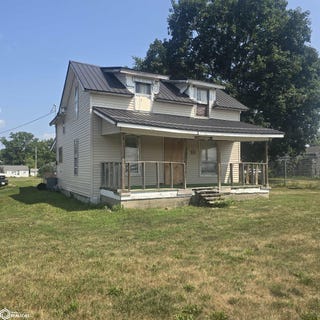 /international/us/818-n-i-street-oskaloosa-ia-110119456172/