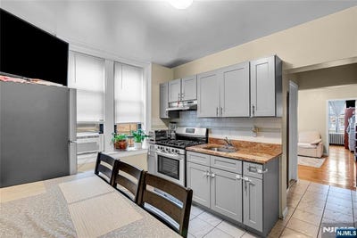 /international/us/527-34th-street-union-city-nj-110108208558/