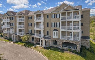 /international/us/1211-suncrest-village-morgantown-wv-110109115744/