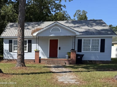 /international/us/1045-elm-street-w-hampton-sc-110101632020/
